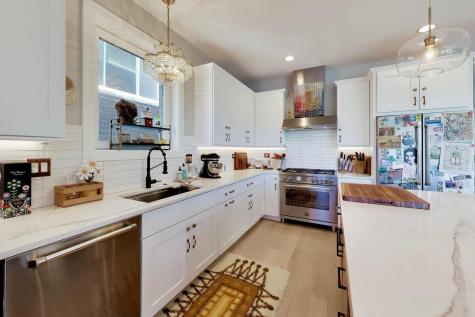 2437 West Foster Avenue Chicago IL 60625