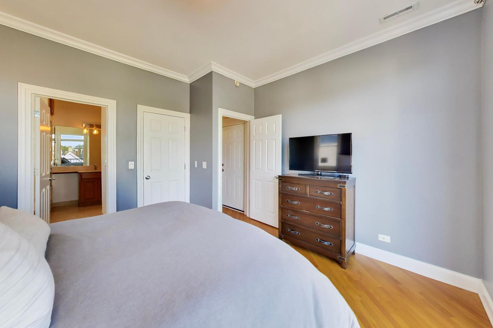 2022 North Wood Street Chicago IL 60614