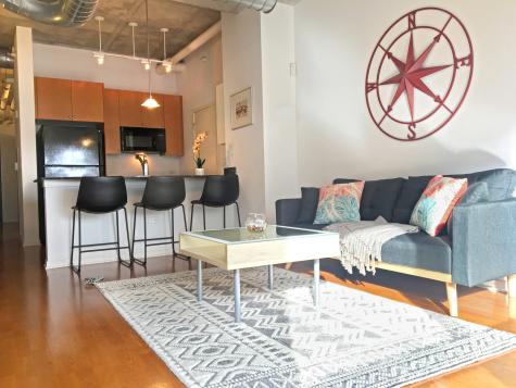 807 Davis Street Evanston IL 60201