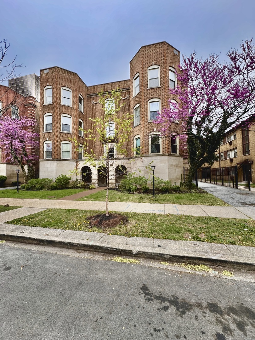 6735 South Oglesby Avenue Chicago IL 60649