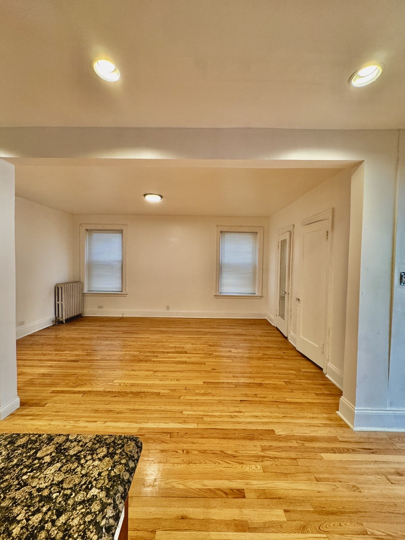 6735 South Oglesby Avenue Chicago IL 60649