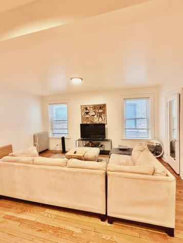 6735 South Oglesby Avenue Chicago IL 60649