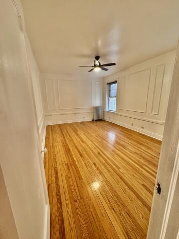 6735 South Oglesby Avenue Chicago IL 60649