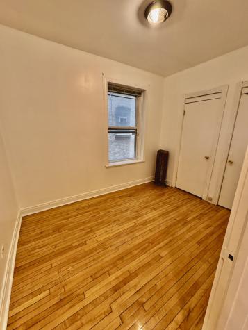 6735 South Oglesby Avenue Chicago IL 60649