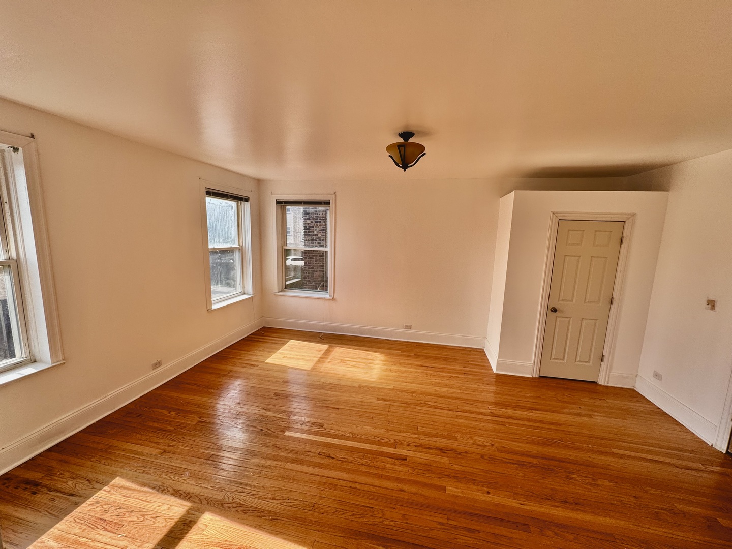 6735 South Oglesby Avenue Chicago IL 60649