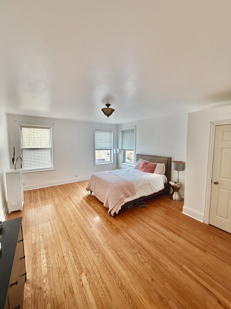 6735 South Oglesby Avenue Chicago IL 60649