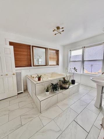 6735 South Oglesby Avenue Chicago IL 60649