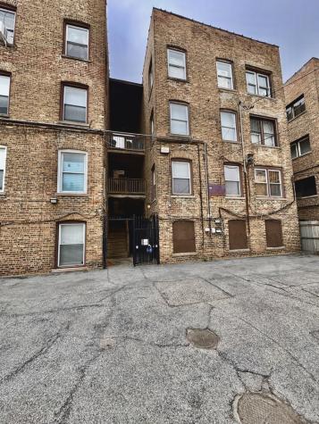 6735 South Oglesby Avenue Chicago IL 60649