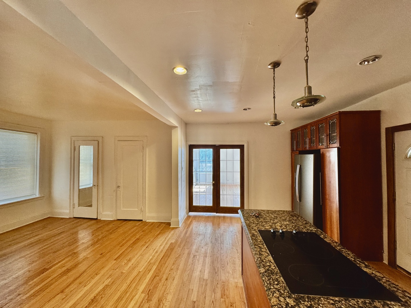 6735 South Oglesby Avenue Chicago IL 60649