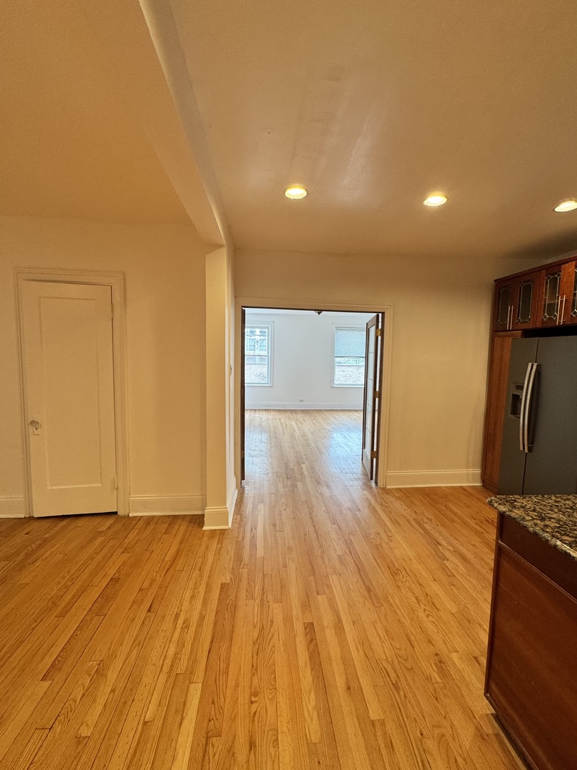 6735 South Oglesby Avenue Chicago IL 60649