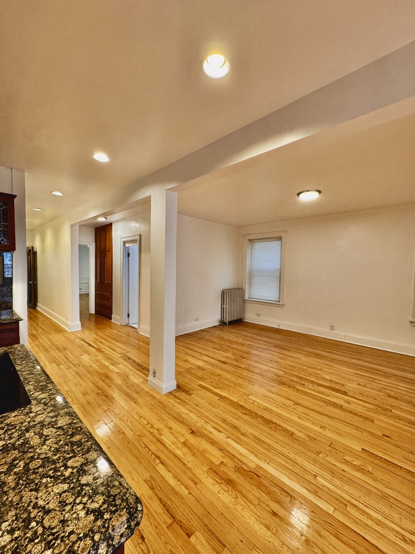 6735 South Oglesby Avenue Chicago IL 60649