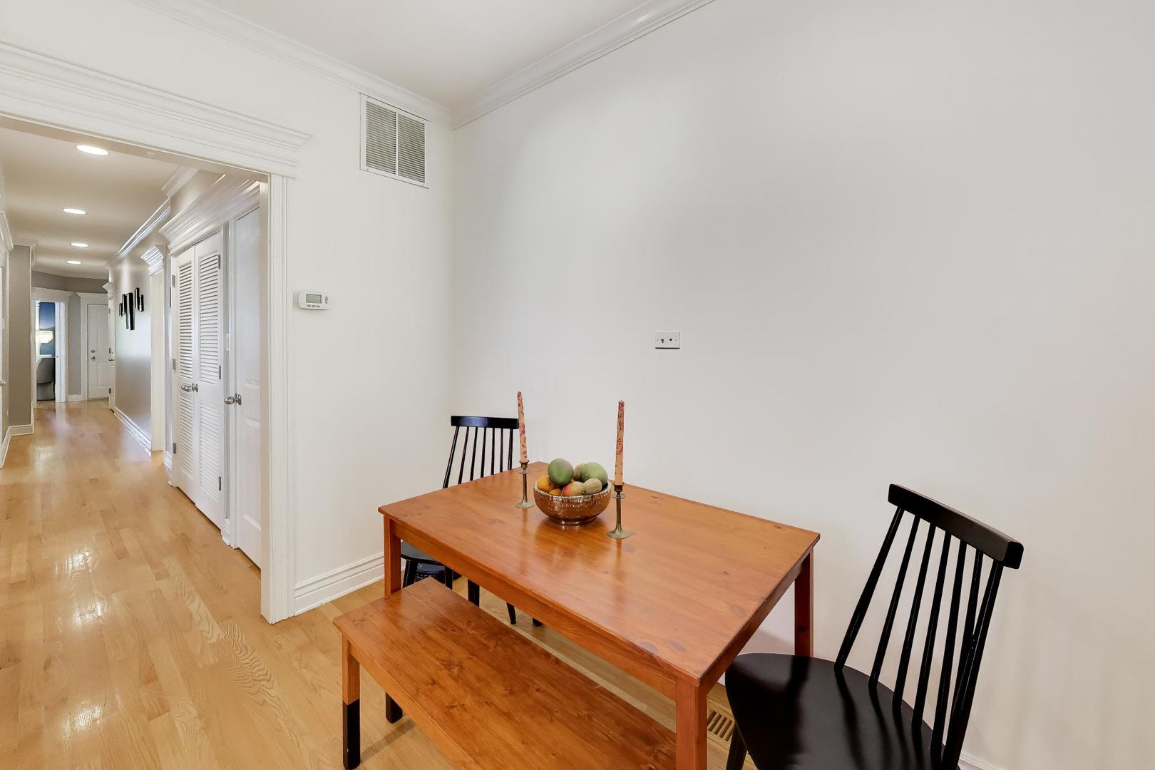 5526 North Winthrop Avenue Chicago IL 60640