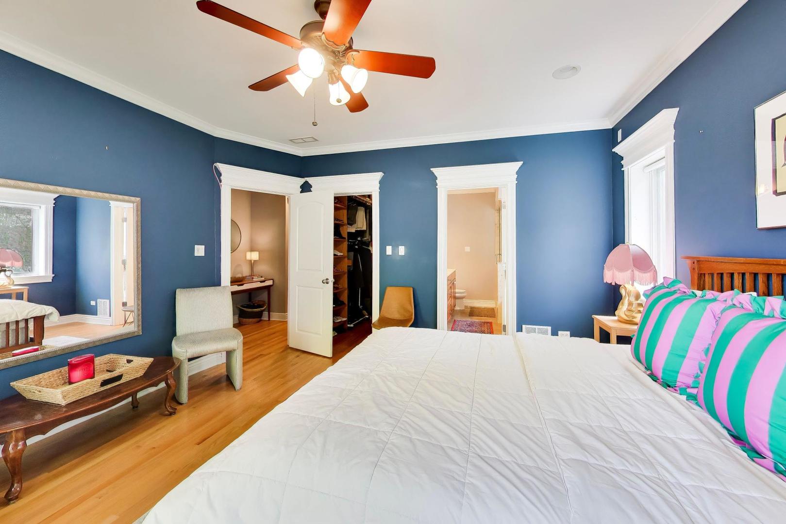 5526 North Winthrop Avenue Chicago IL 60640