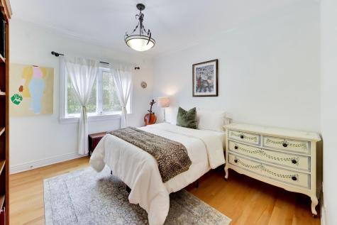 5526 North Winthrop Avenue Chicago IL 60640