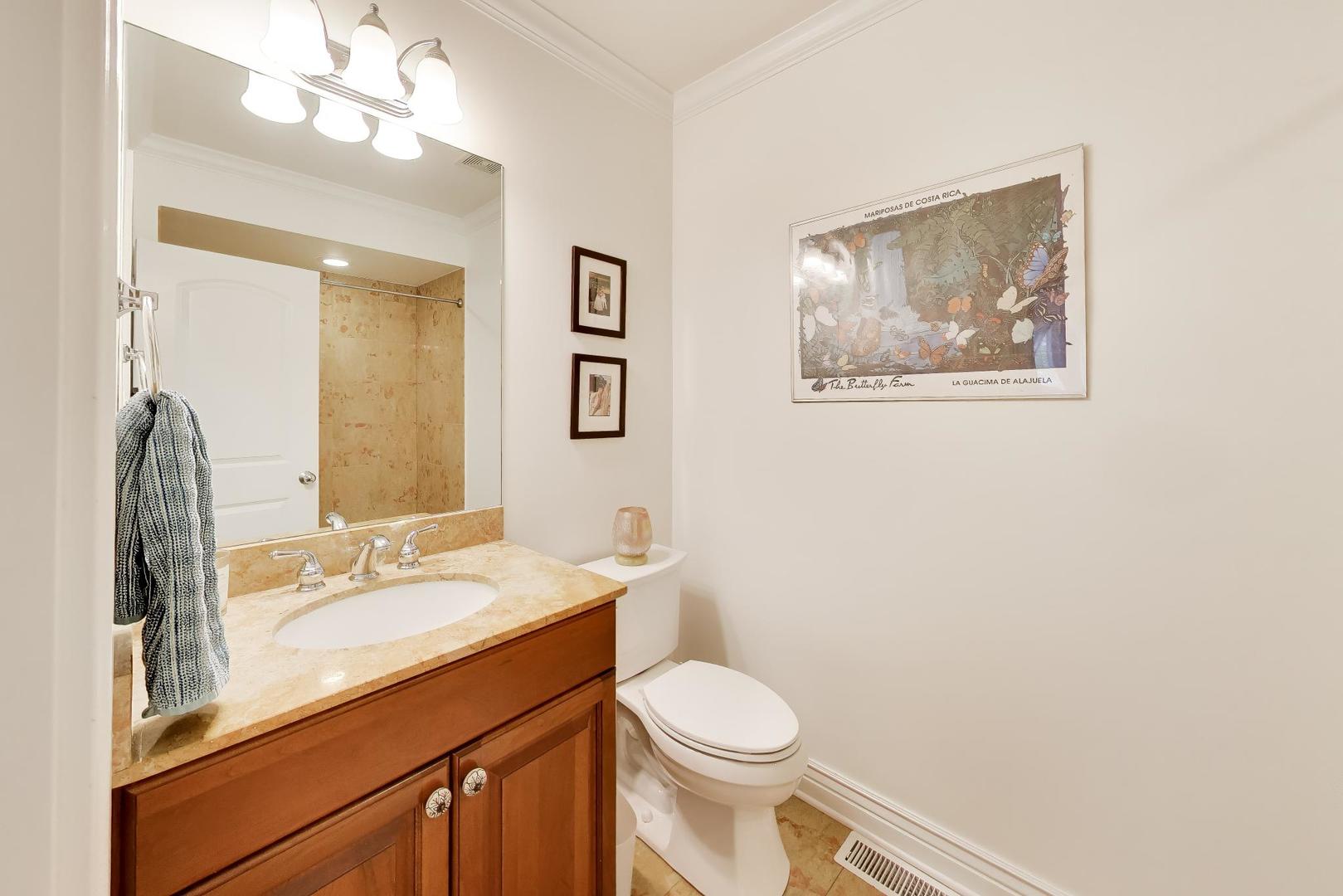 5526 North Winthrop Avenue Chicago IL 60640