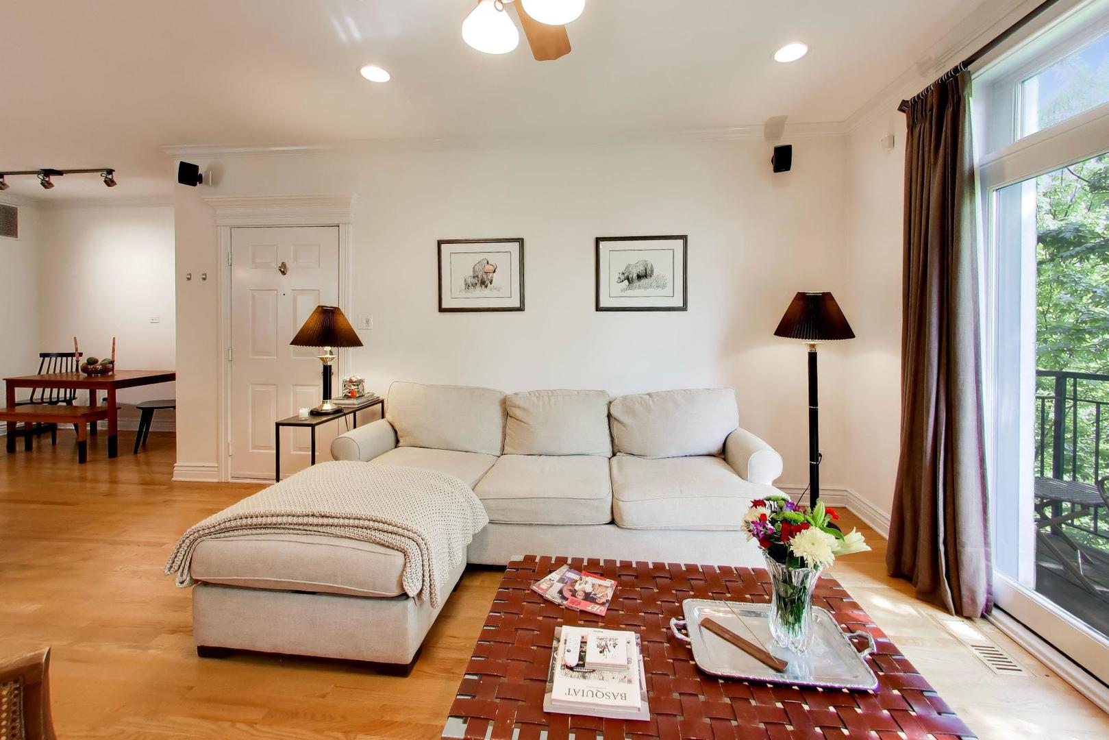 5526 North Winthrop Avenue Chicago IL 60640