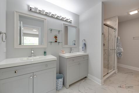 386 Gladstone Lane Elgin IL 60120