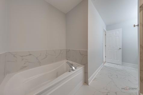 386 Gladstone Lane Elgin IL 60120