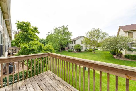 386 Gladstone Lane Elgin IL 60120
