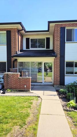 2431 East Brandenberry Court Arlington Heights IL 60004