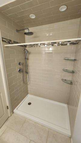 2431 East Brandenberry Court Arlington Heights IL 60004