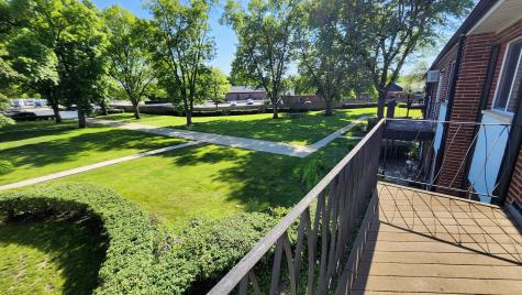 2431 East Brandenberry Court Arlington Heights IL 60004