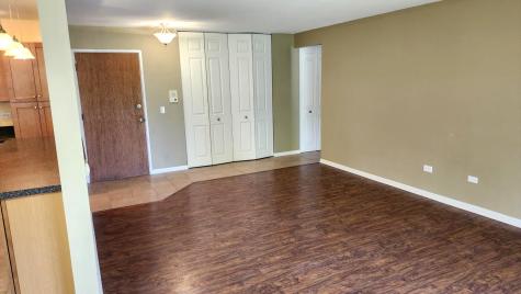 2431 East Brandenberry Court Arlington Heights IL 60004