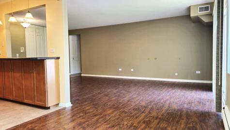 2431 East Brandenberry Court Arlington Heights IL 60004