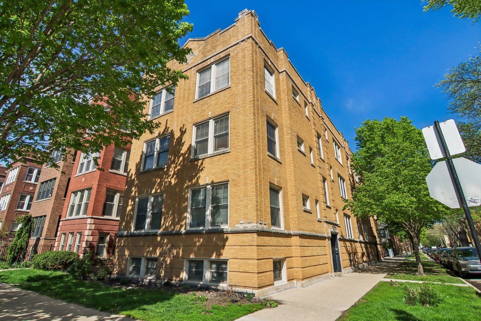 2656 West Gunnison Street Chicago IL 60625