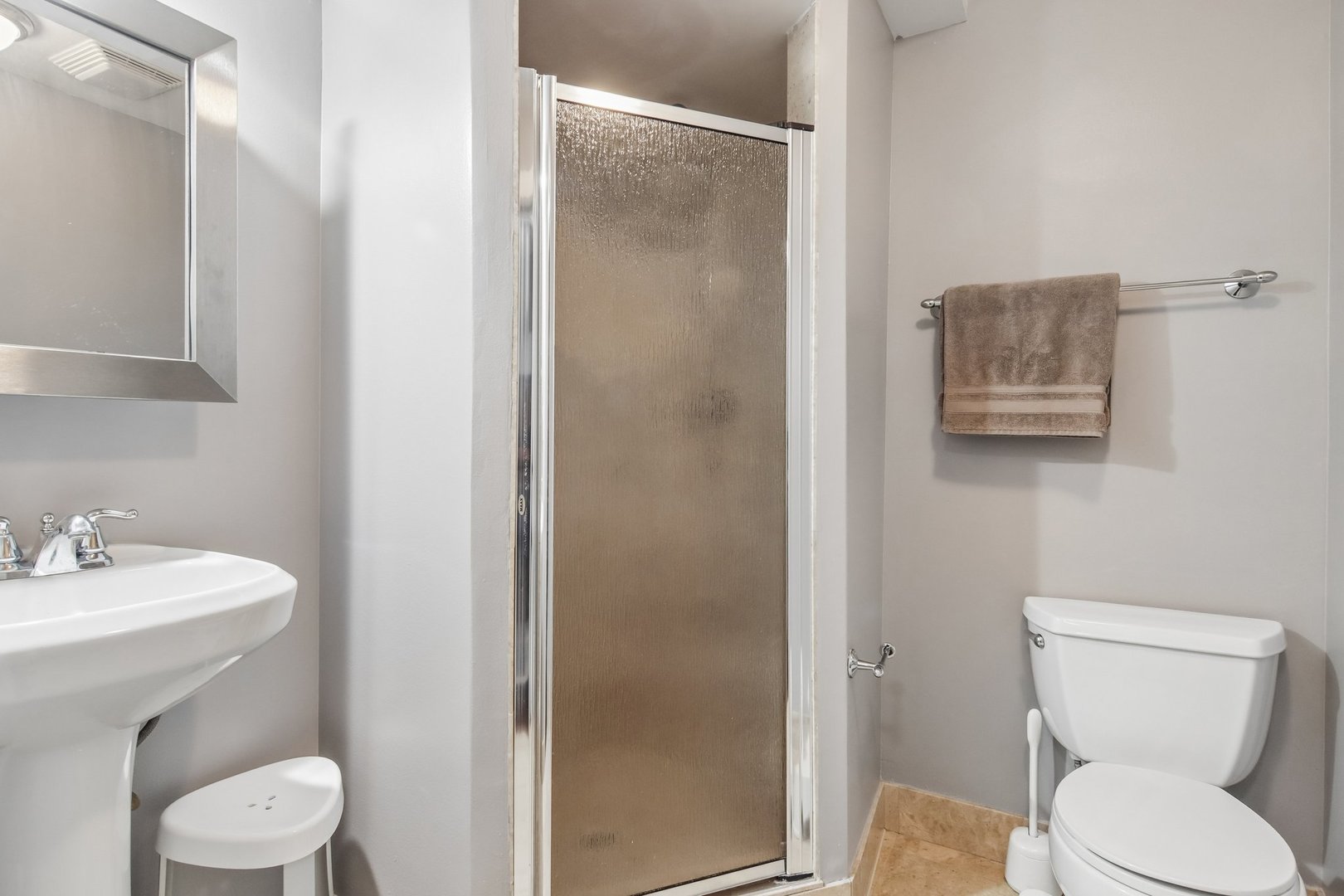 2656 West Gunnison Street Chicago IL 60625