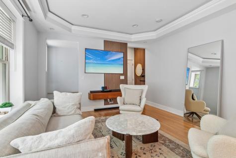 2656 West Gunnison Street Chicago IL 60625