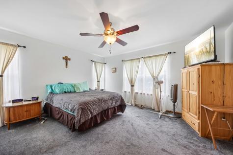 502 Heritage Court St. Charles IL 60175