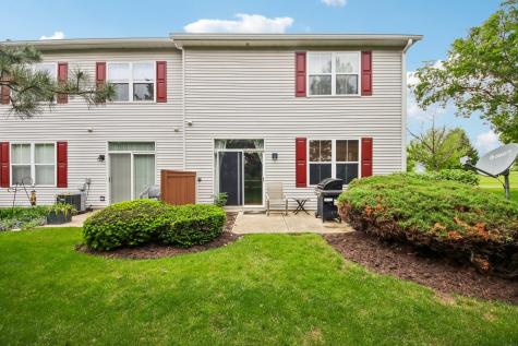 502 Heritage Court St. Charles IL 60175