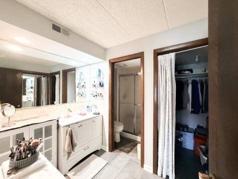 1660 East Thacker Street Des Plaines IL 60016