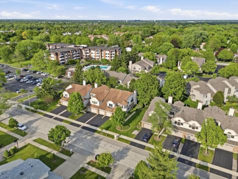 3255 North Daniels Court Arlington Heights IL 60004
