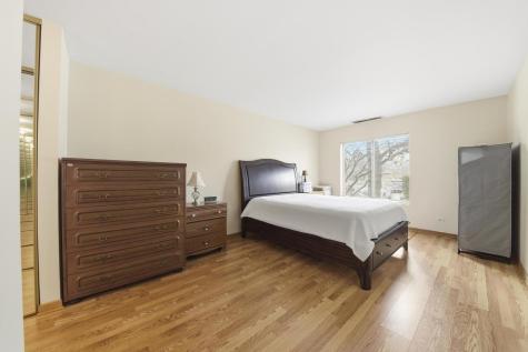 2100 Valencia Drive Northbrook IL 60062
