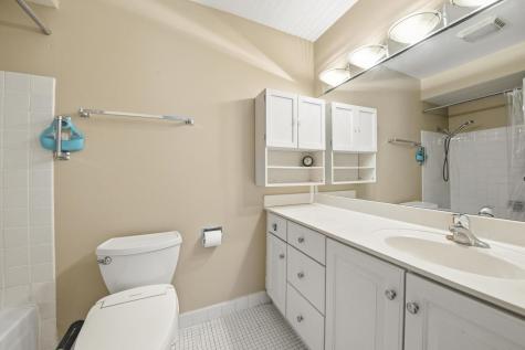 2100 Valencia Drive Northbrook IL 60062