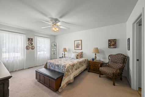 1309 Nutmeg Court Mount Prospect IL 60056