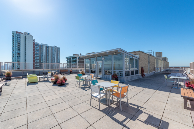 6157 North Sheridan Road Chicago IL 60660