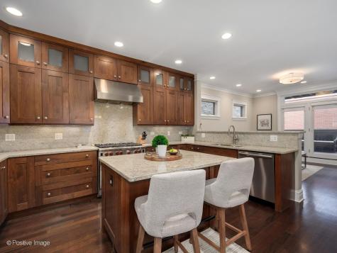 2718 North Wayne Avenue Chicago IL 60614