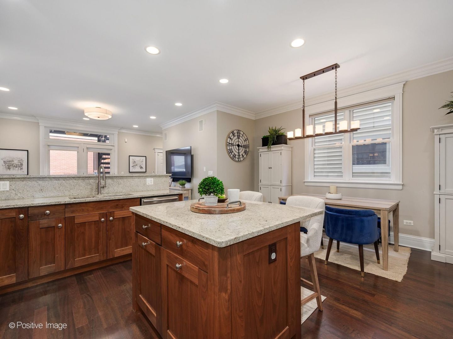 2718 North Wayne Avenue Chicago IL 60614