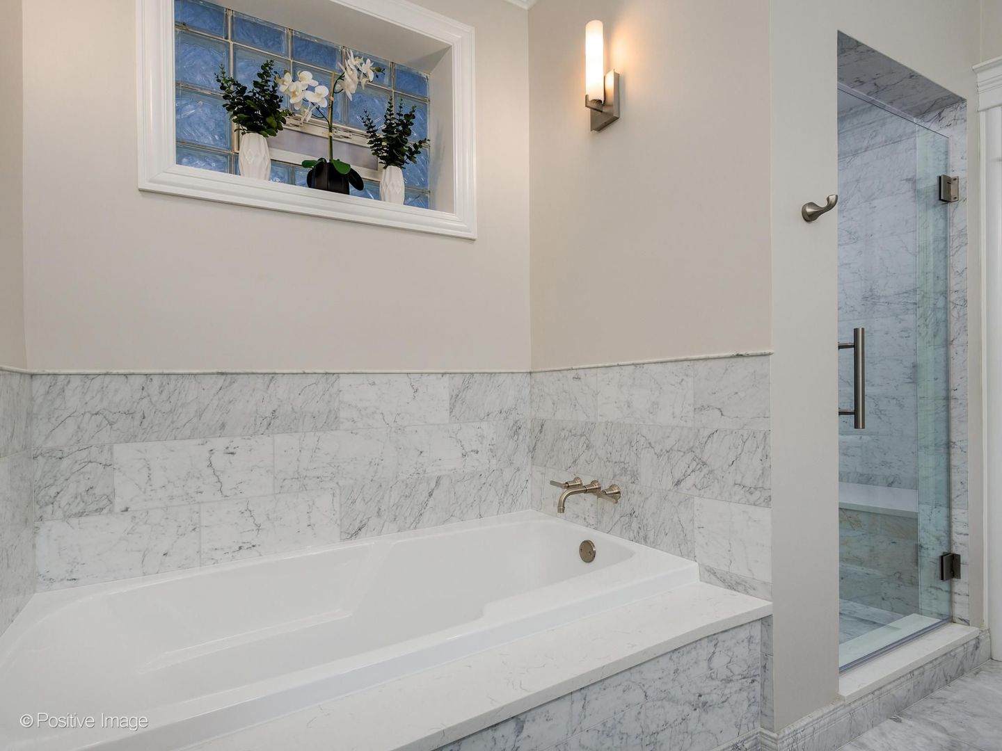 2718 North Wayne Avenue Chicago IL 60614