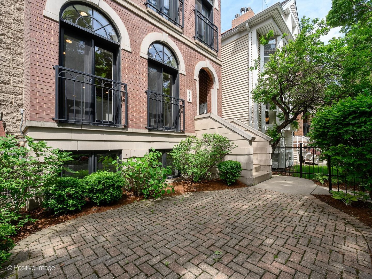 2718 North Wayne Avenue Chicago IL 60614