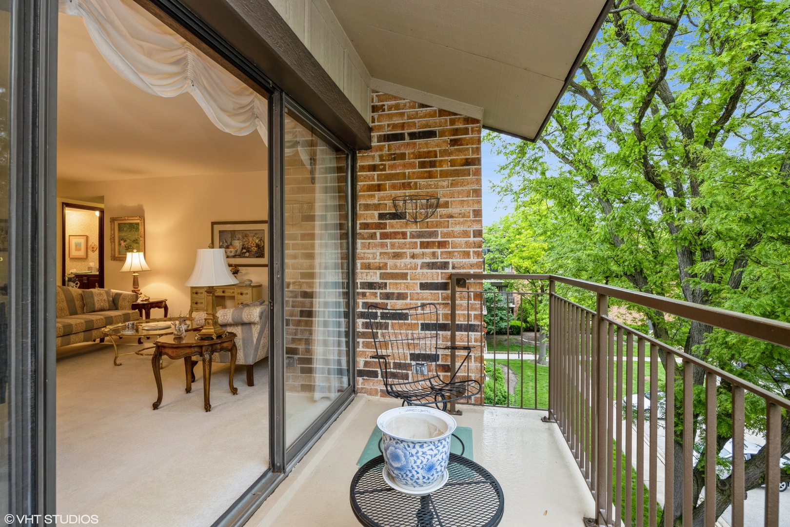 301 Lake Hinsdale Drive Willowbrook IL 60527