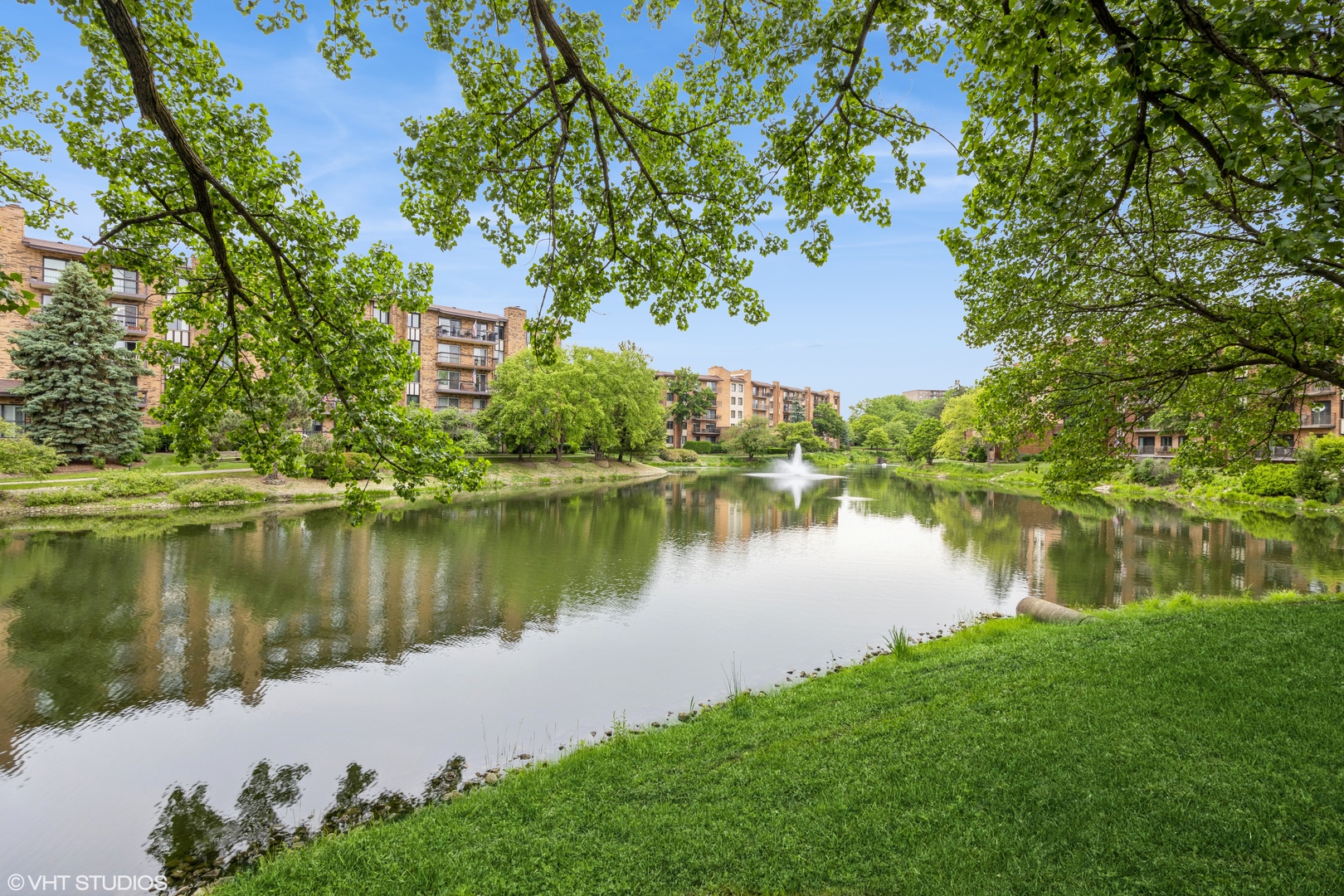 301 Lake Hinsdale Drive Willowbrook IL 60527