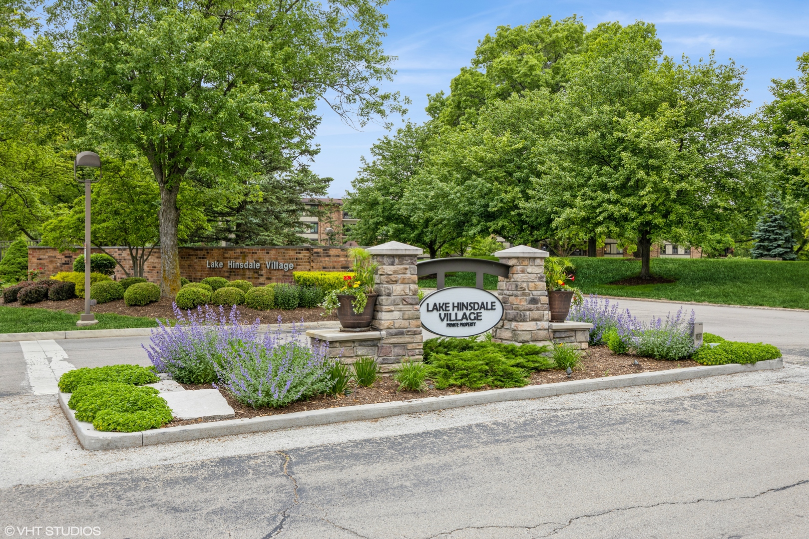 301 Lake Hinsdale Drive Willowbrook IL 60527