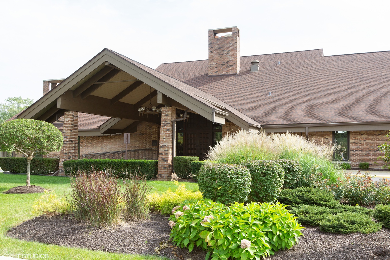 301 Lake Hinsdale Drive Willowbrook IL 60527