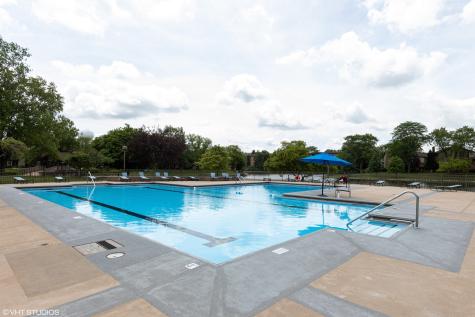 301 Lake Hinsdale Drive Willowbrook IL 60527