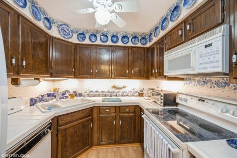 301 Lake Hinsdale Drive Willowbrook IL 60527