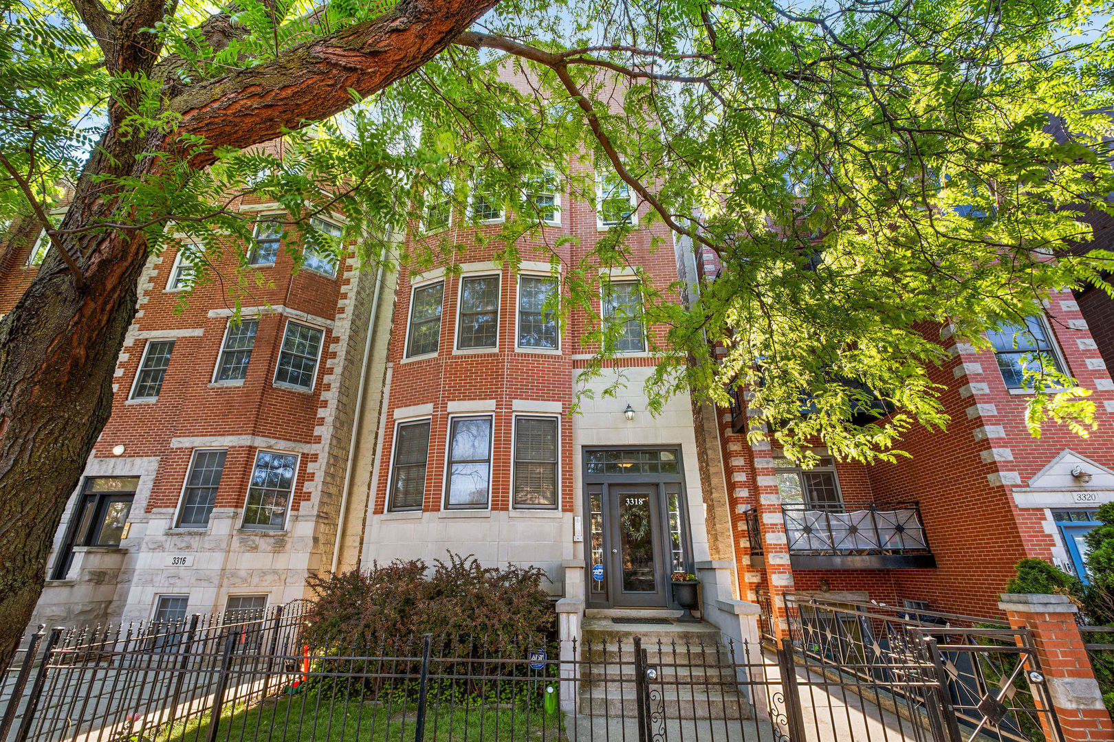 3318 North Damen Avenue Chicago IL 60618